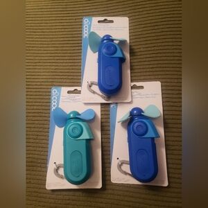 O2cool Sport Misting Fan. Blue and green